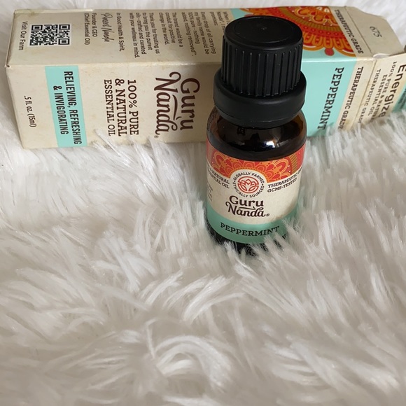 GuruNanda Peppermint Essential Oil - Aromatherapy - GCMS Tested & Verified 100% - Picture 8 of 9